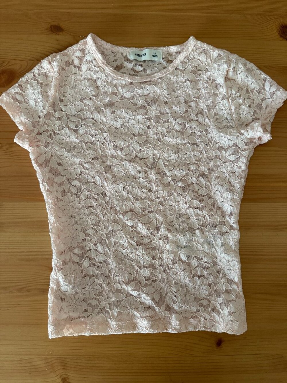 Hollister Lace T in Baby Pink Size XS